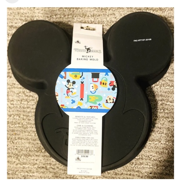 Disney Parks Mickey Mouse Ears Cake Mold Pan Silicone Mousewares NEW - Picture 2 of 5